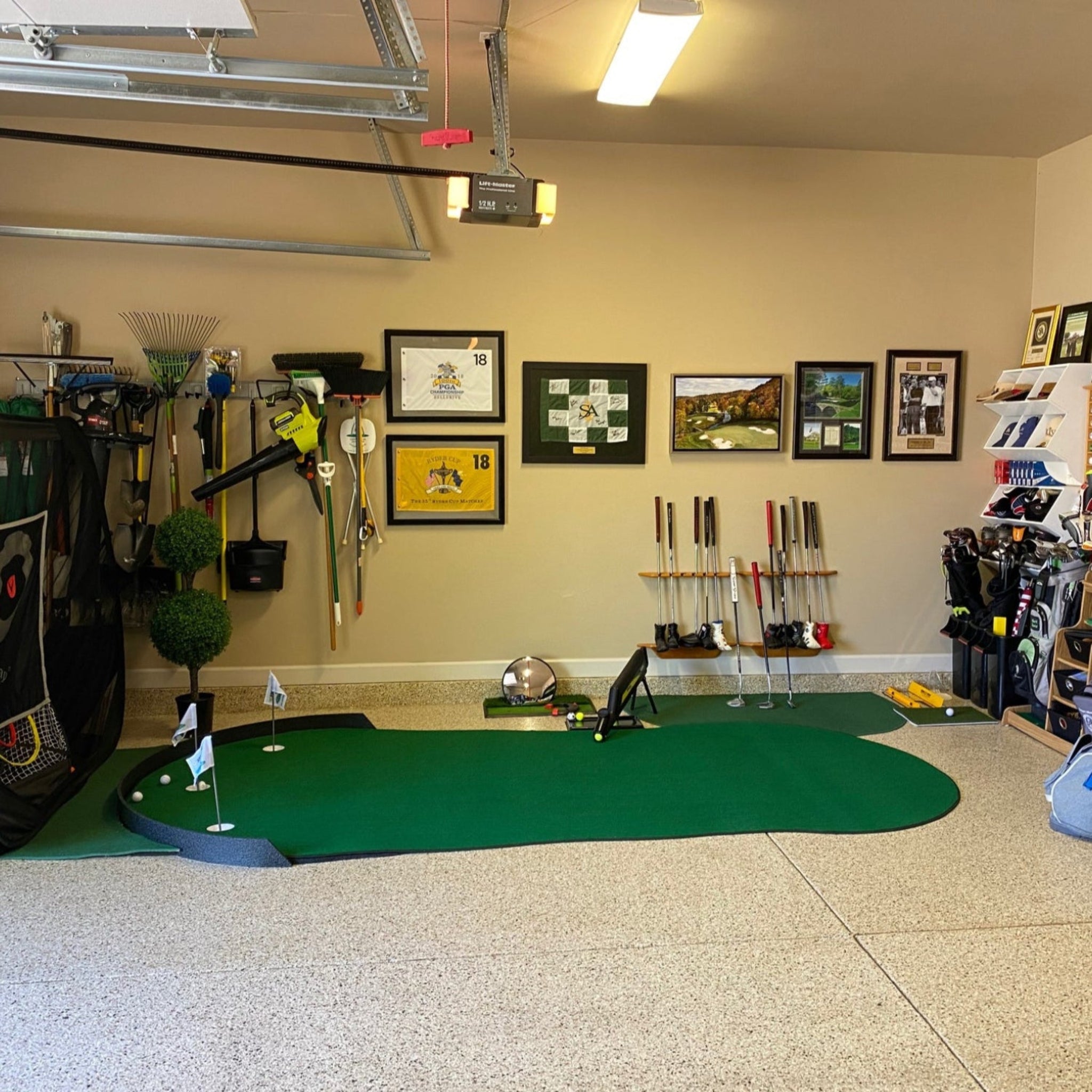 Big Moss Admiral Putting Green